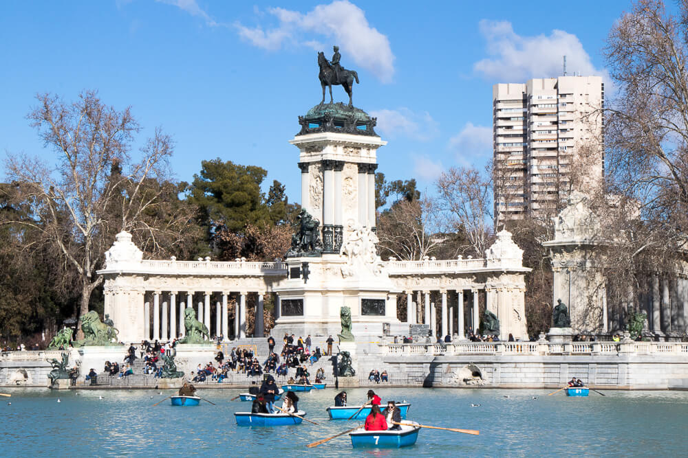 Madrid - Parc du Retiro et la statue d'Alfonso XII