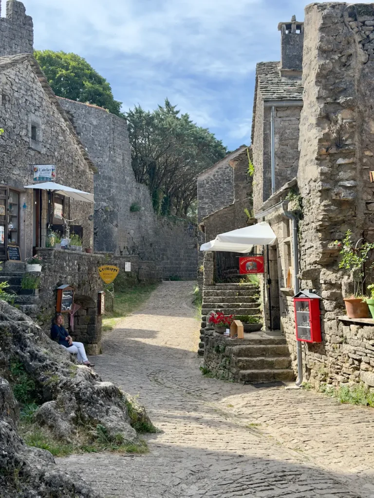 la-courvertoirade-ruelles